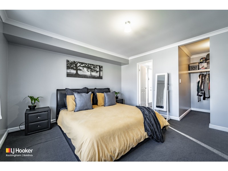 64 Bottlenose Circuit, Waikiki WA 6169