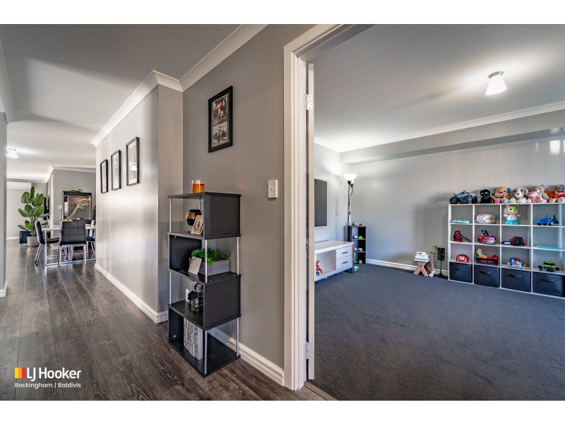 64 Bottlenose Circuit, Waikiki WA 6169