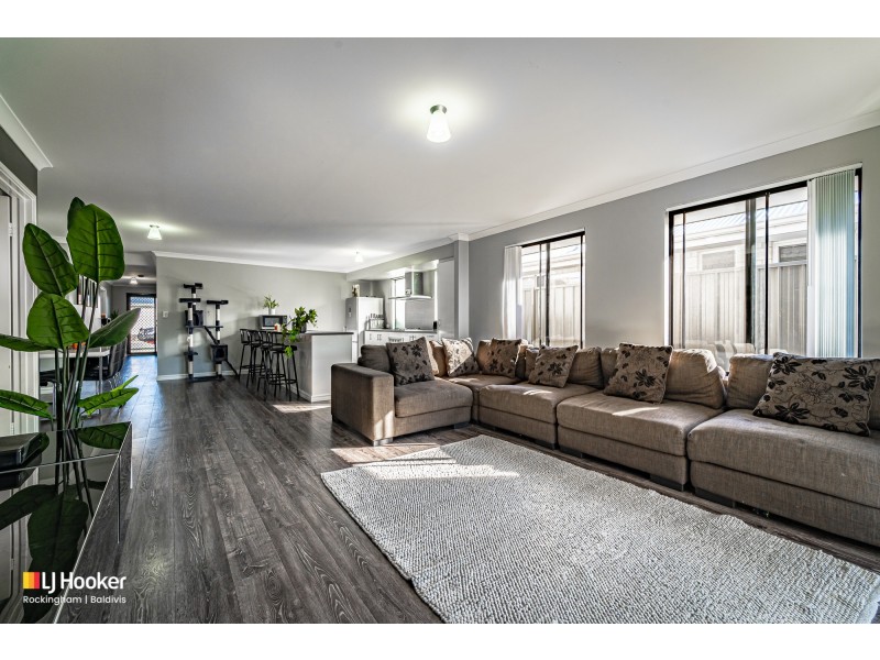 64 Bottlenose Circuit, Waikiki WA 6169