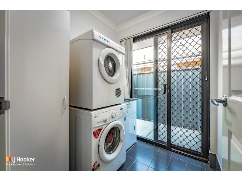 64 Bottlenose Circuit, Waikiki WA 6169