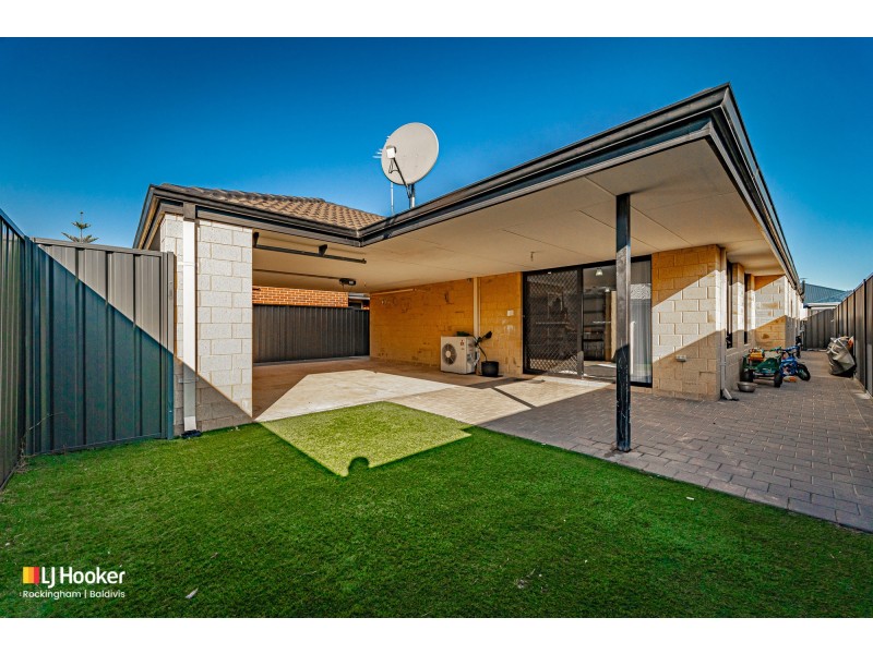 64 Bottlenose Circuit, Waikiki WA 6169