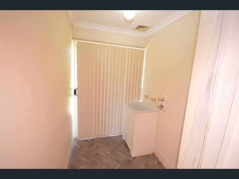 4 Selwyn Rise, Greenfields WA 6210