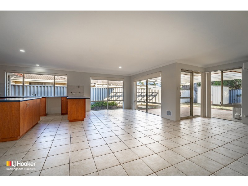 15 Cambernon Green, Port Kennedy WA 6172
