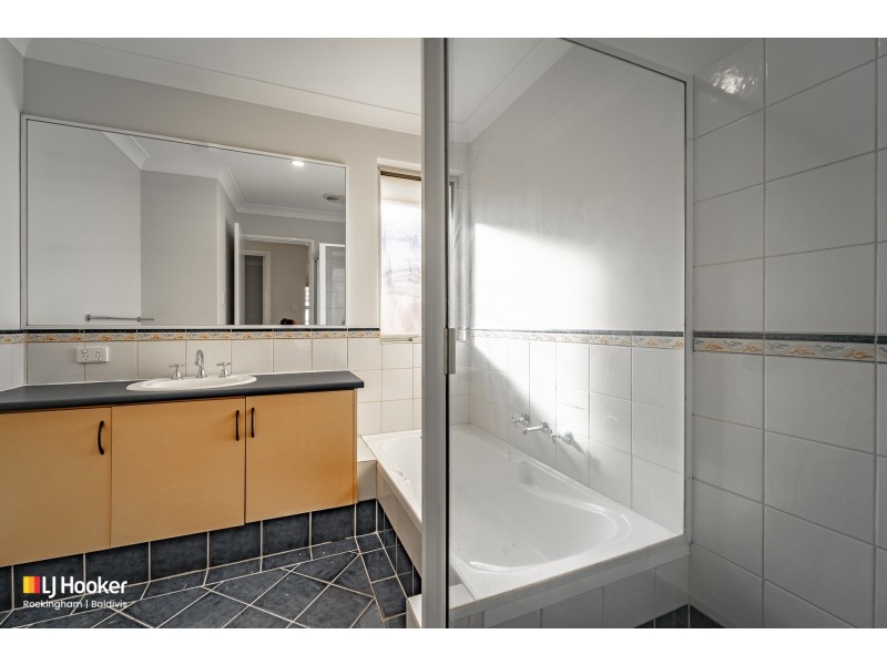 15 Cambernon Green, Port Kennedy WA 6172