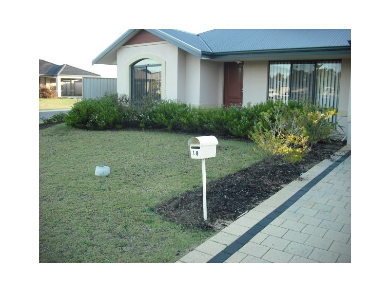 18 Voltaire Way, Secret Harbour WA 6173