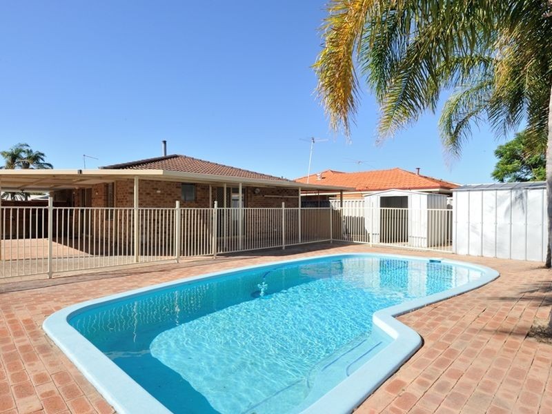 12 Manila Place, Warnbro WA 6169