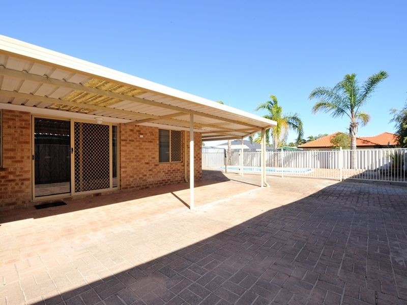 12 Manila Place, Warnbro WA 6169