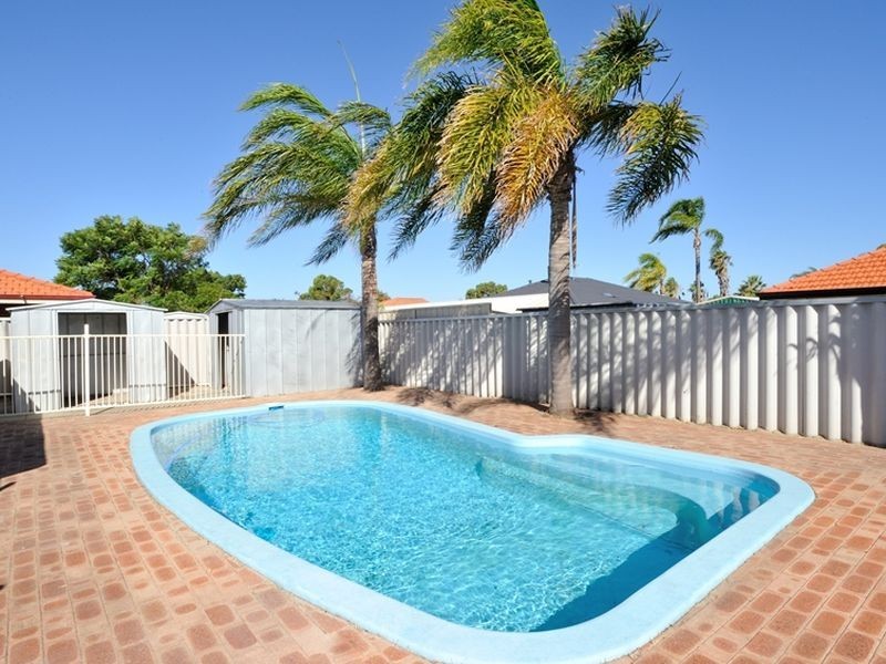 12 Manila Place, Warnbro WA 6169