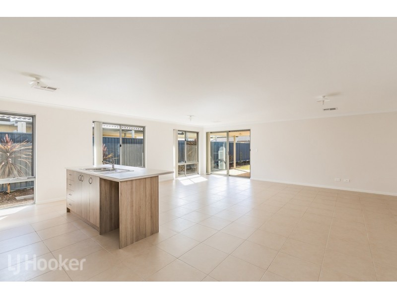 18 Tallowood Avenue, Baldivis WA 6171