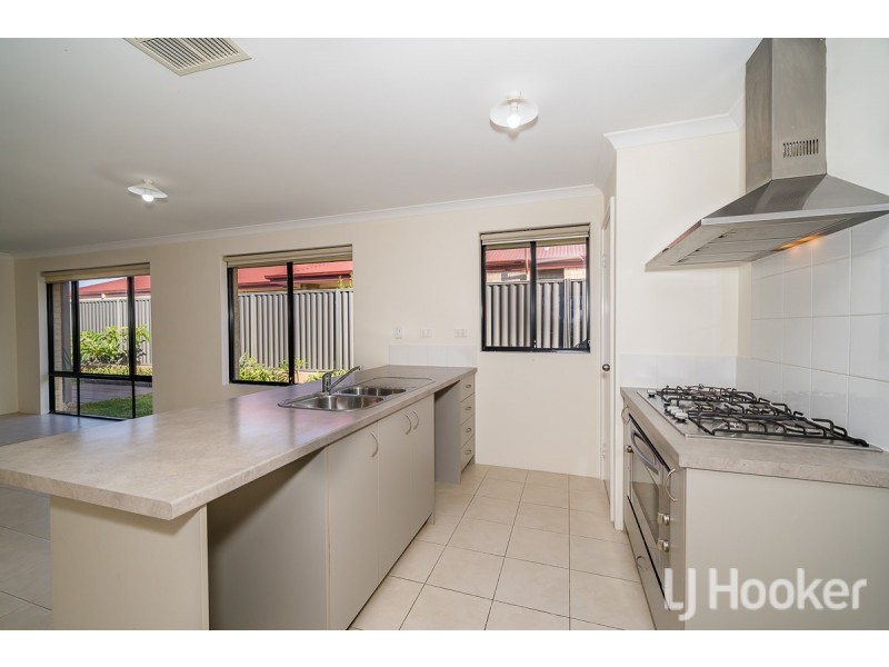 8 Pyrenees Parkway, Baldivis WA 6171