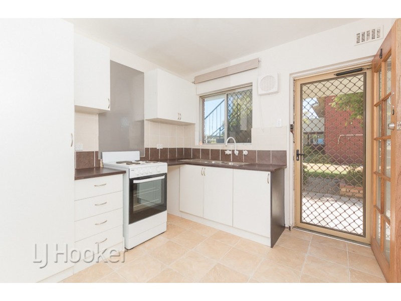 4/4 Minchinson Street, Shoalwater WA 6169