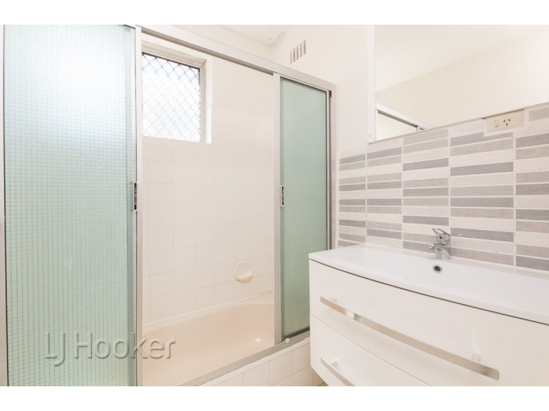 4/4 Minchinson Street, Shoalwater WA 6169