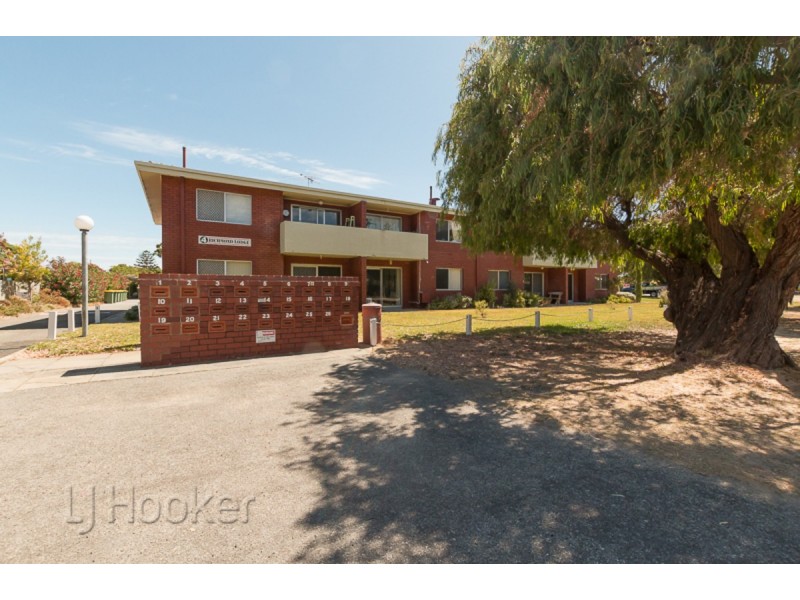 4/4 Minchinson Street, Shoalwater WA 6169