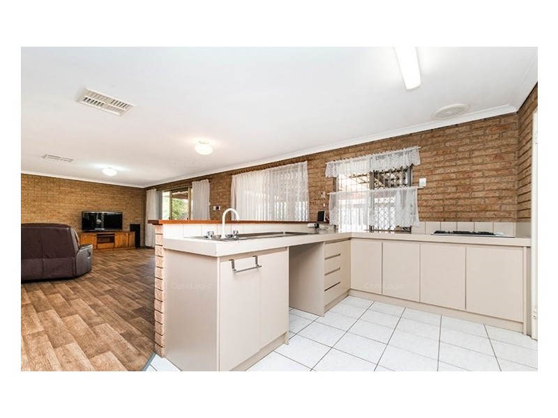 13 Woodbridge Drive, Cooloongup WA 6168