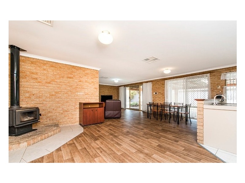 13 Woodbridge Drive, Cooloongup WA 6168