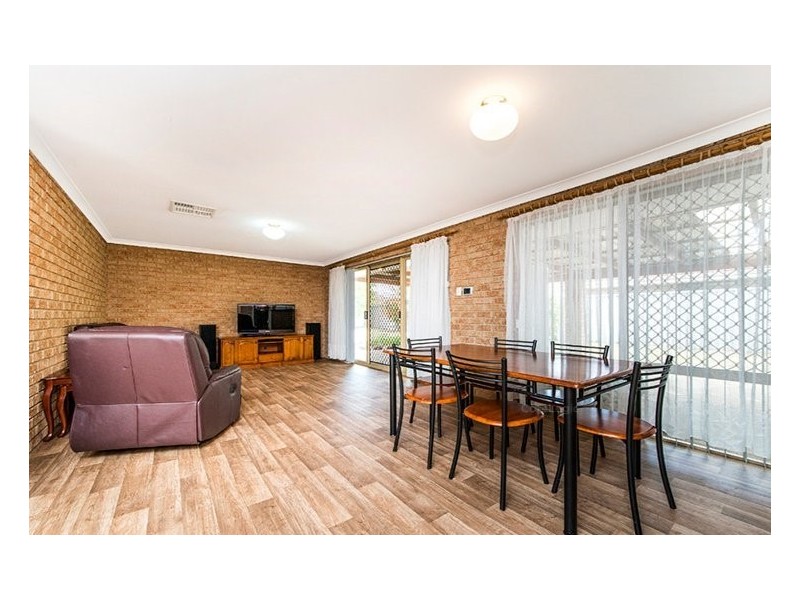 13 Woodbridge Drive, Cooloongup WA 6168