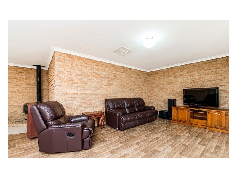 13 Woodbridge Drive, Cooloongup WA 6168