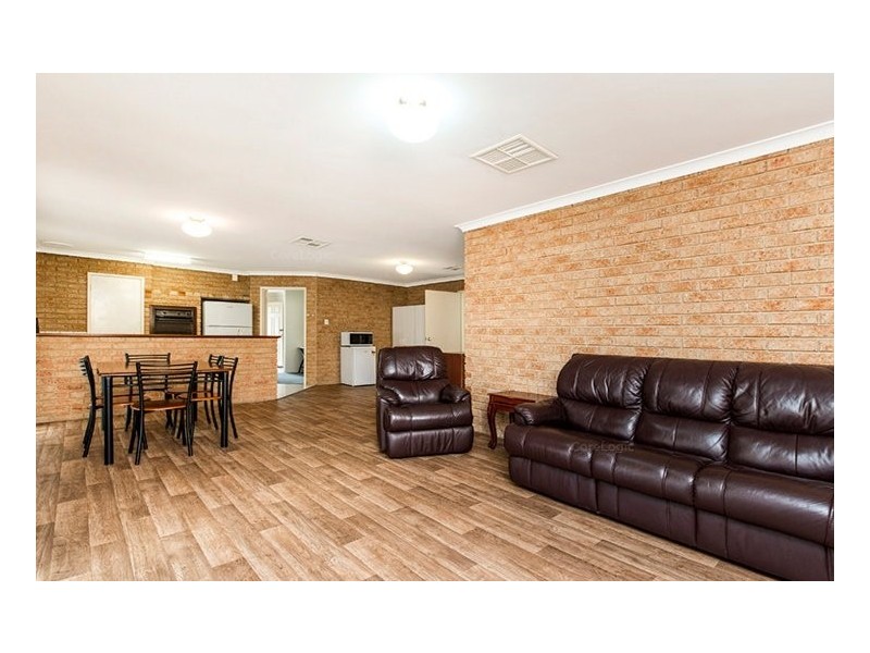 13 Woodbridge Drive, Cooloongup WA 6168