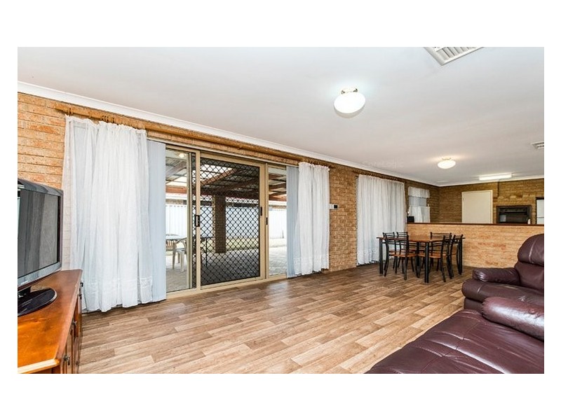 13 Woodbridge Drive, Cooloongup WA 6168