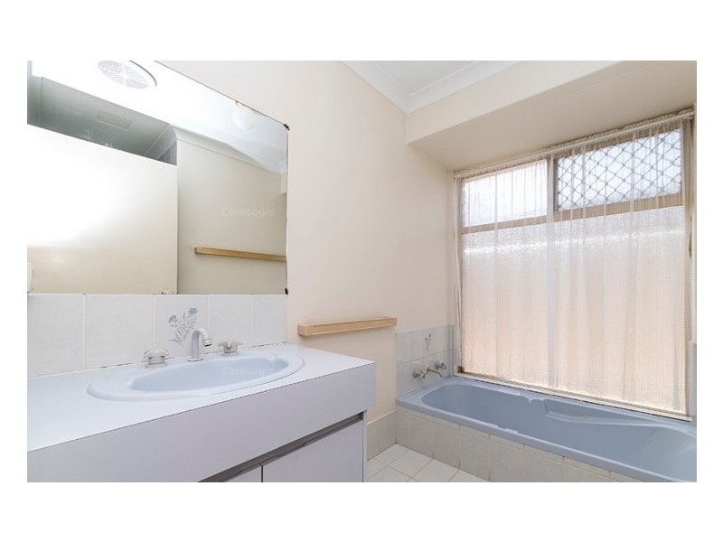 13 Woodbridge Drive, Cooloongup WA 6168