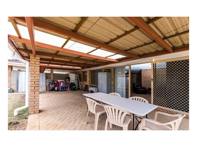 13 Woodbridge Drive, Cooloongup WA 6168