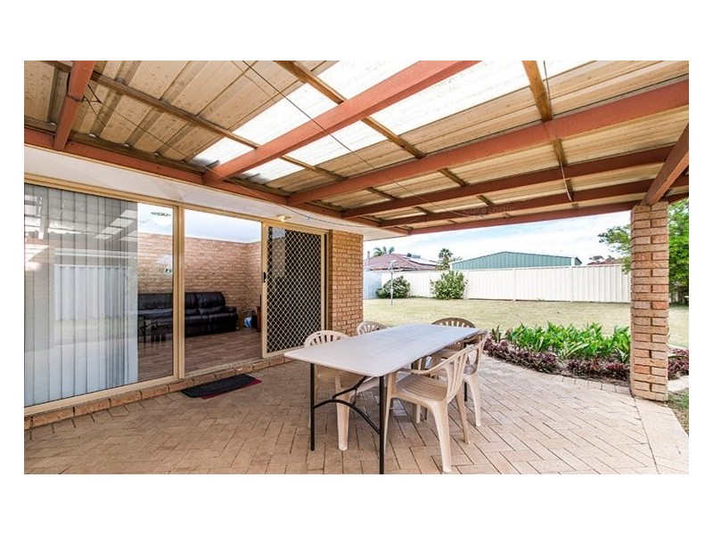 13 Woodbridge Drive, Cooloongup WA 6168