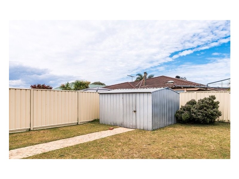 13 Woodbridge Drive, Cooloongup WA 6168