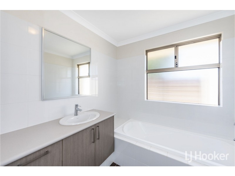 9 D’Arcole Turn, Secret Harbour WA 6173