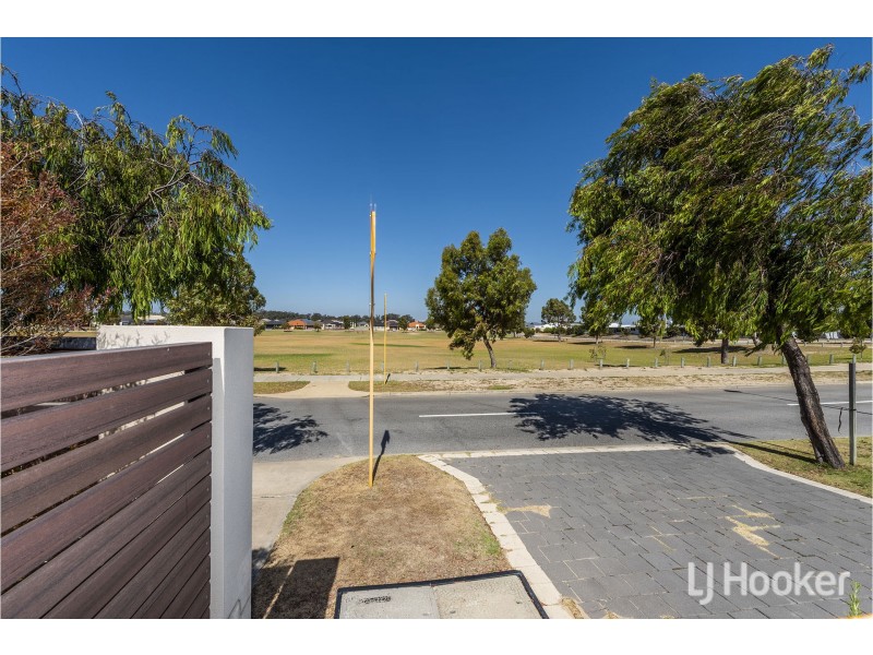 9 D’Arcole Turn, Secret Harbour WA 6173