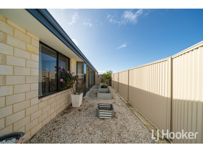21 Arnside Bend, Waikiki WA 6169