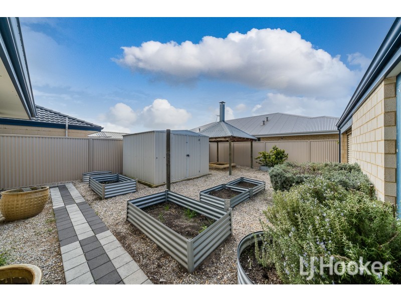 21 Arnside Bend, Waikiki WA 6169