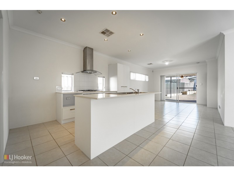 4A Shelton Street, Waikiki WA 6169