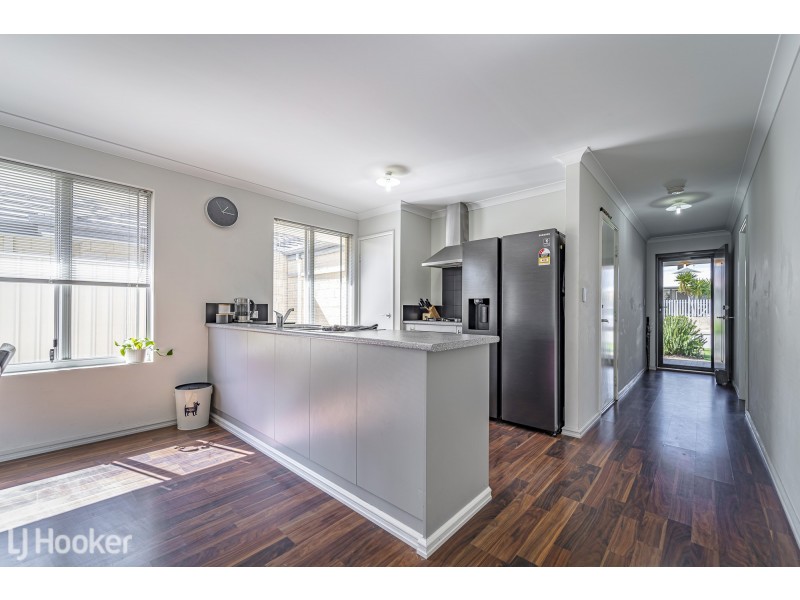 6 Yaramin Way, Golden Bay WA 6174