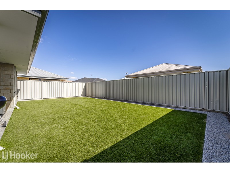 6 Yaramin Way, Golden Bay WA 6174