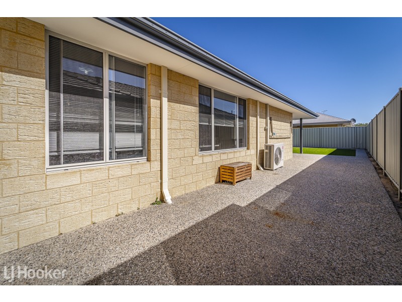 6 Yaramin Way, Golden Bay WA 6174