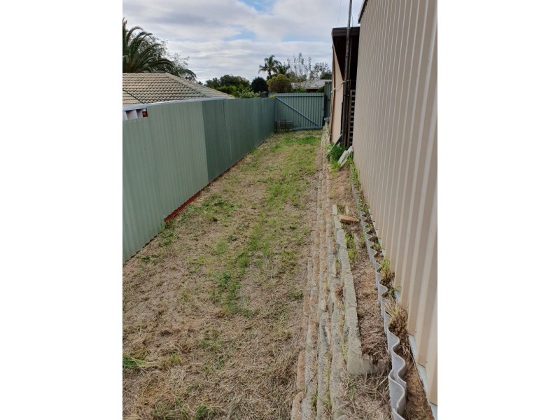 8 Blackboy Rise, Parmelia WA 6167