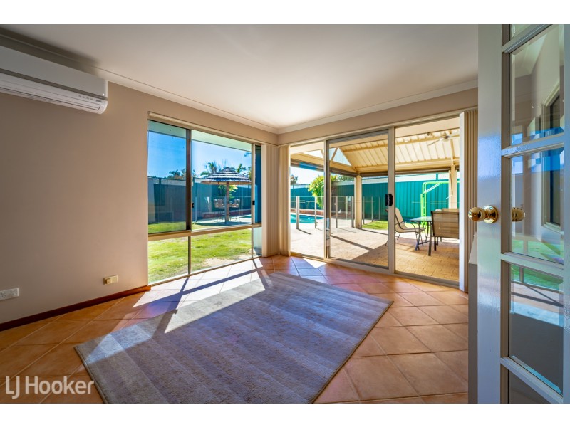 22 Bridgewater Court, Waikiki WA 6169