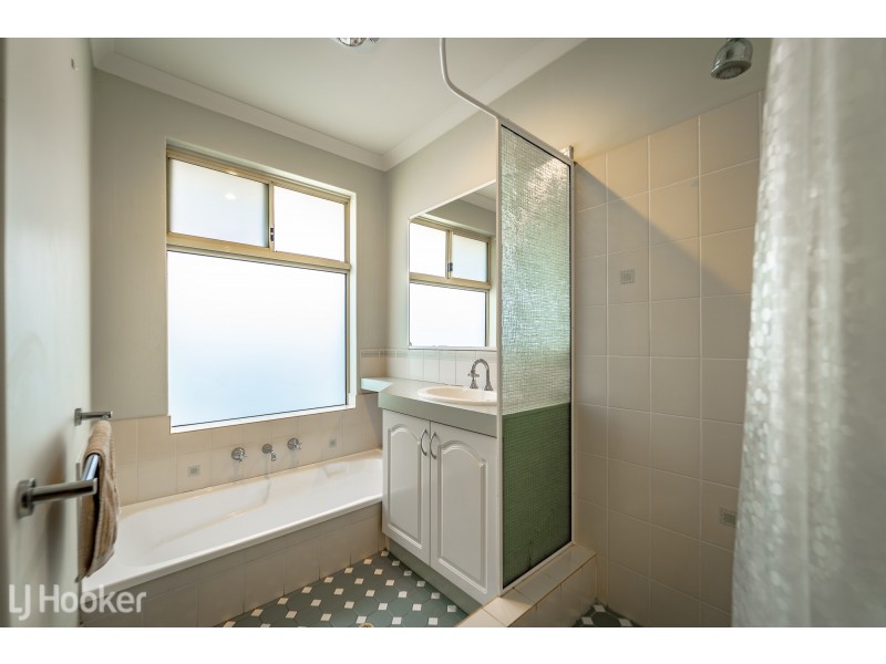 22 Bridgewater Court, Waikiki WA 6169