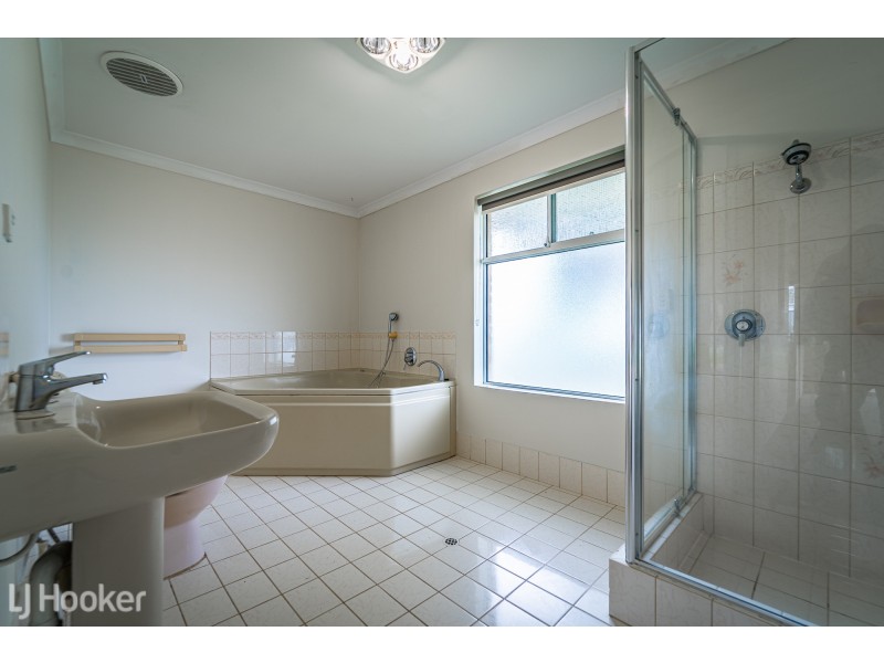 1 Elysee Court, Port Kennedy WA 6172
