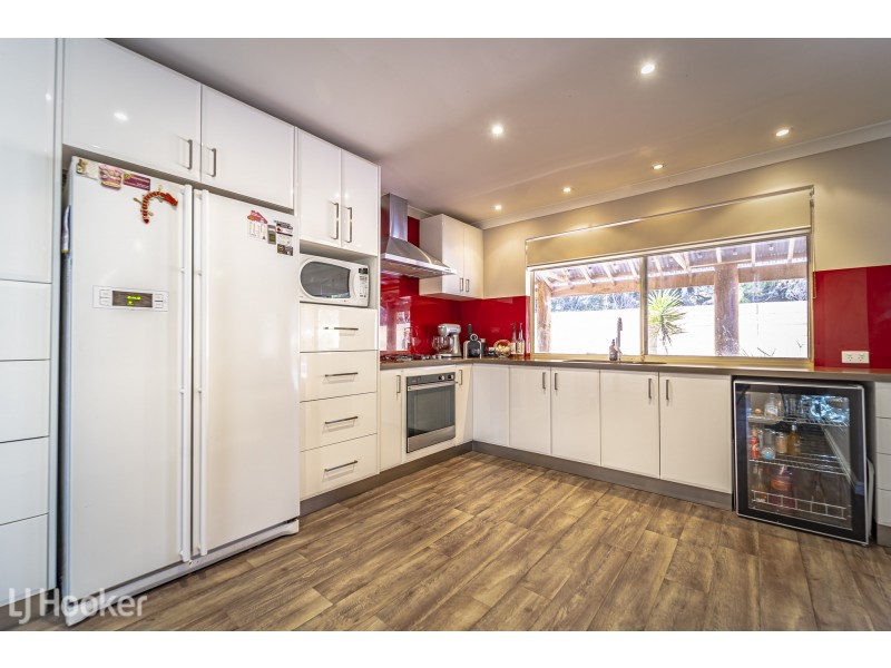 17 Cork Place, Warnbro WA 6169