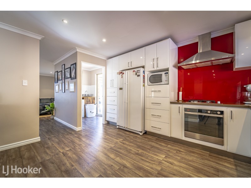 17 Cork Place, Warnbro WA 6169