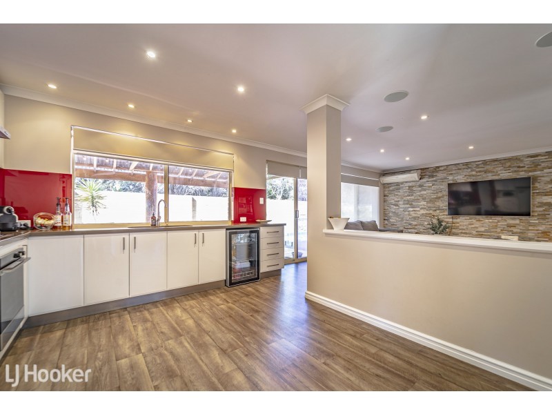 17 Cork Place, Warnbro WA 6169
