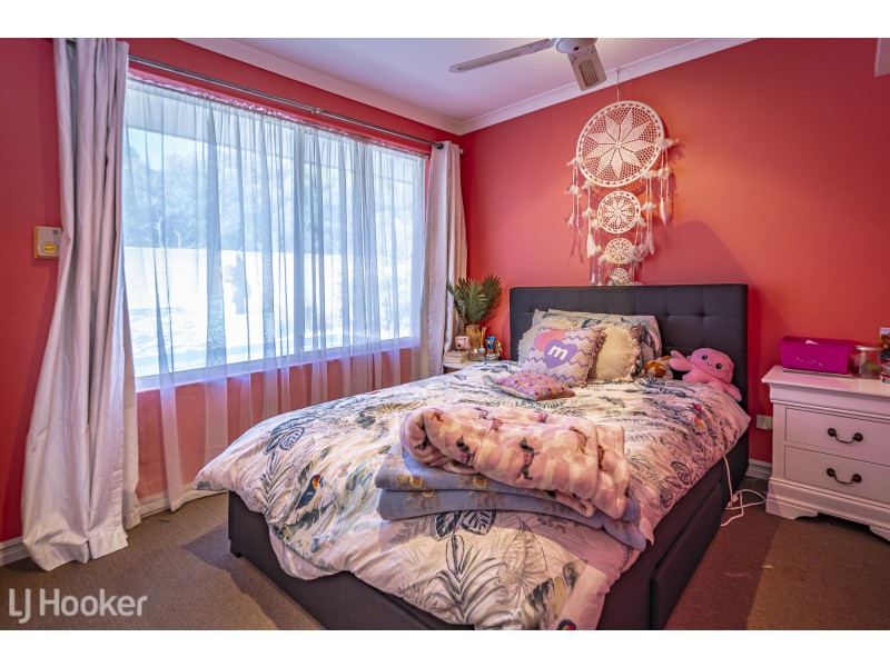 17 Cork Place, Warnbro WA 6169