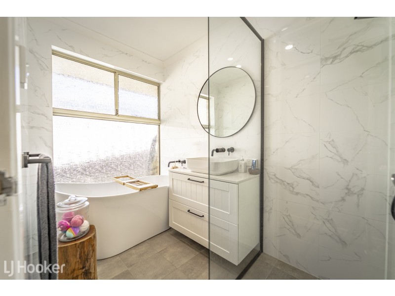 17 Cork Place, Warnbro WA 6169