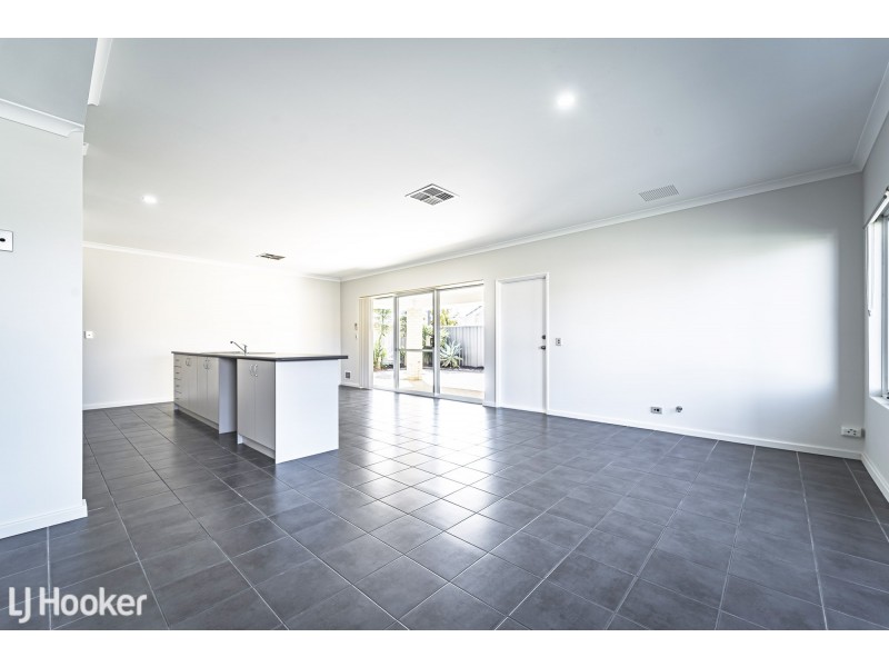4B Sorelle Way, Port Kennedy WA 6172