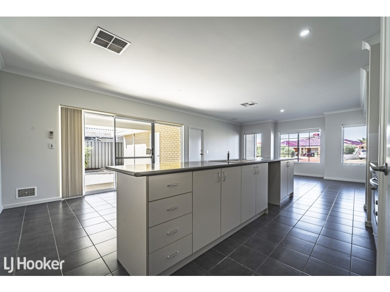 4B Sorelle Way, Port Kennedy WA 6172