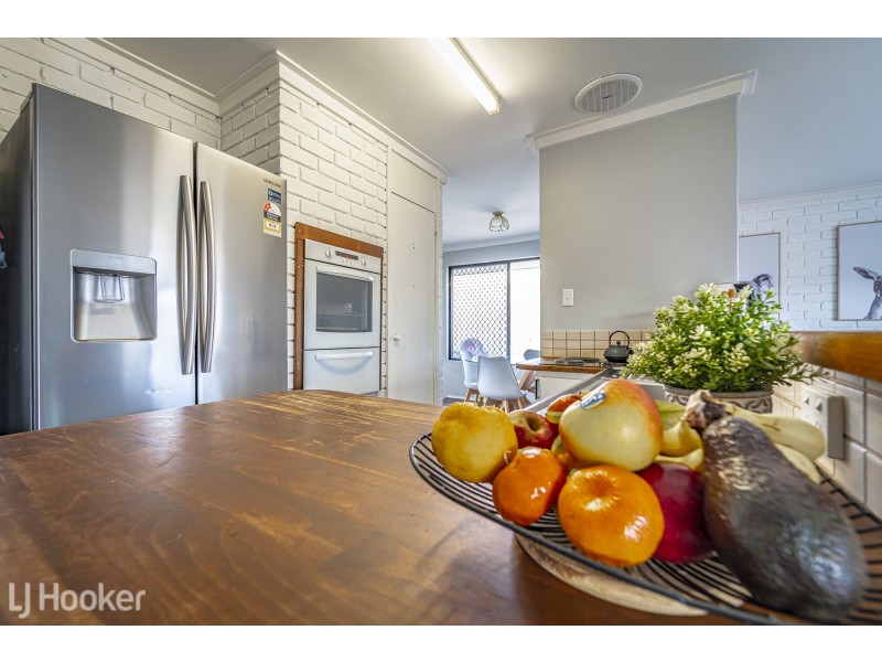 12 Monkton Way, Warnbro WA 6169