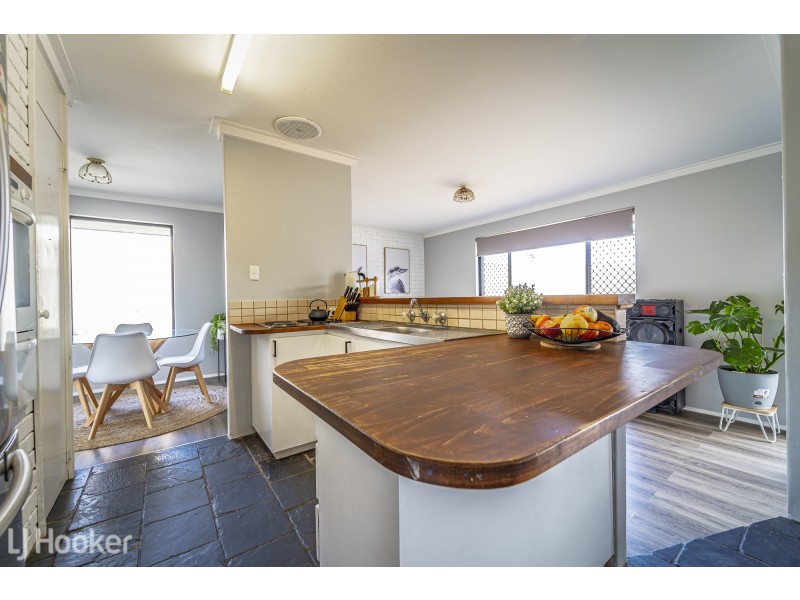 12 Monkton Way, Warnbro WA 6169