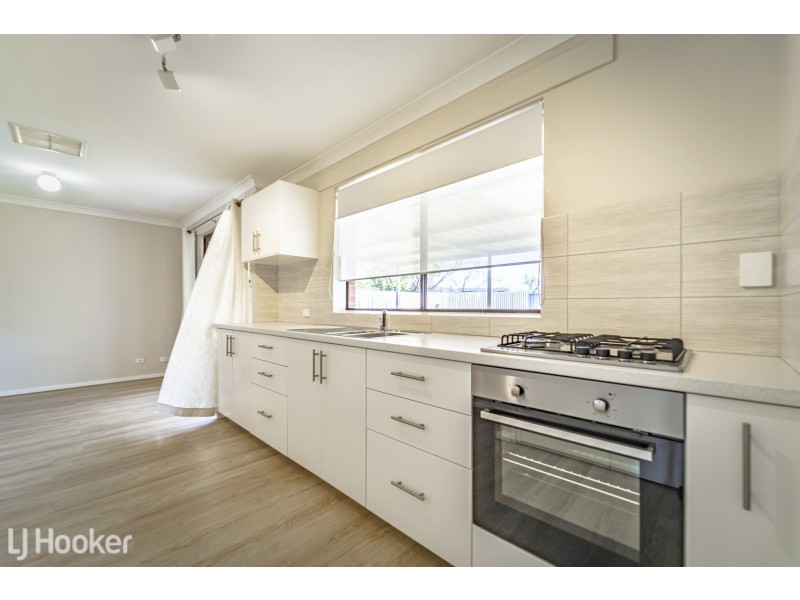 135 Charthouse Road, Waikiki WA 6169