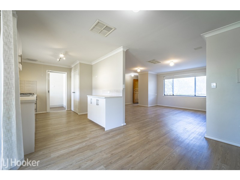 135 Charthouse Road, Waikiki WA 6169